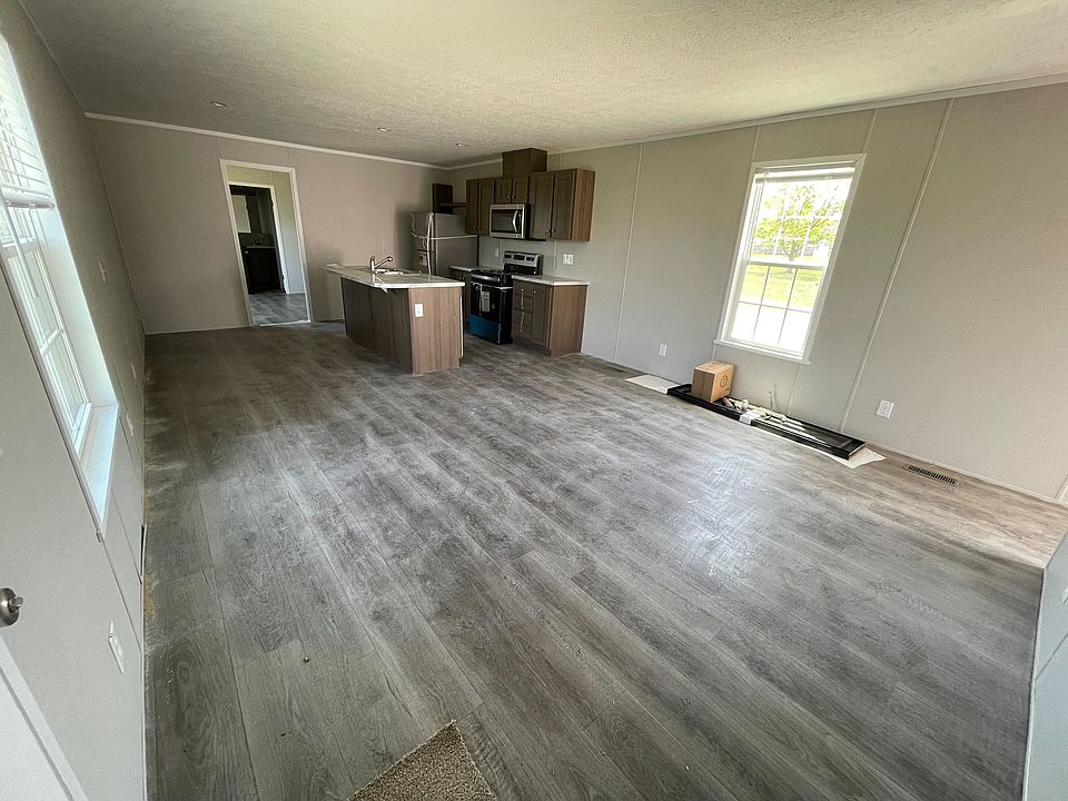 1st image of 1440 W Plum St #169