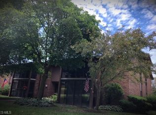 22940 Mastick Rd APT 203, Fairview Park, OH 44126