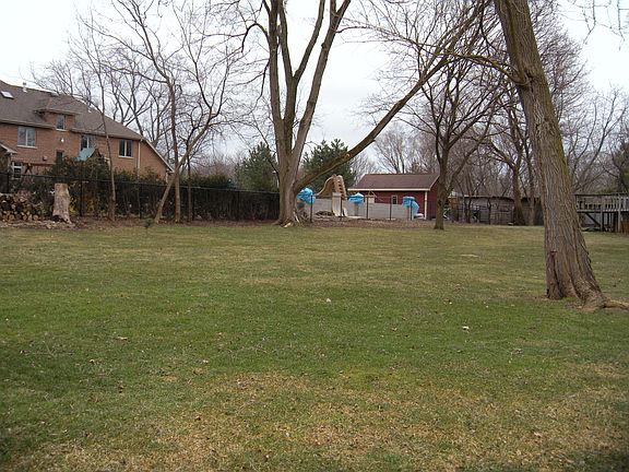 3rd image of 25W231 Argyle Ave