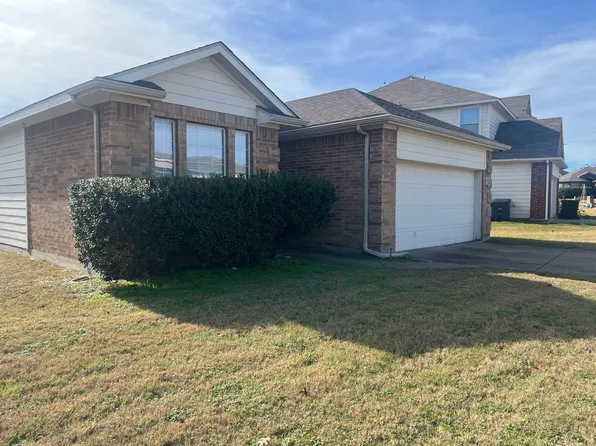 9921 Henna Ln, Fort Worth, TX 76108