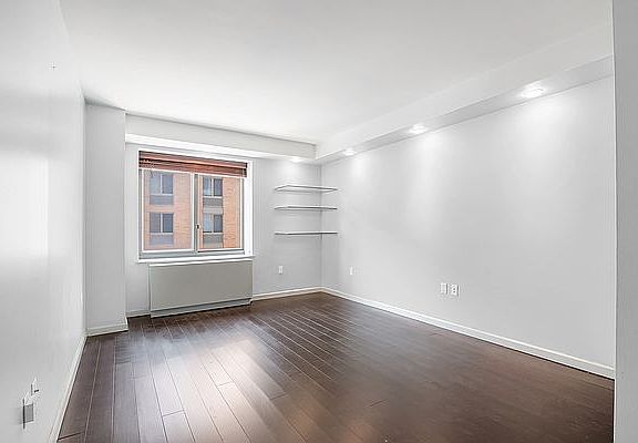 4th image of 300 W 135th St APT 5J
