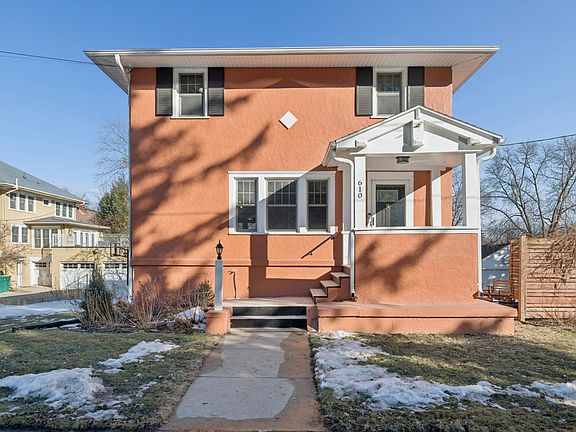 3rd image of 610 8th Ave SW