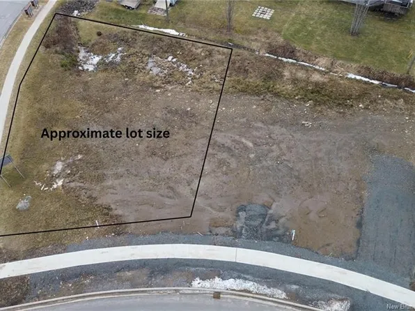 7 Aiden St, Fredericton, NB E3G 0E3