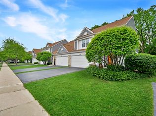 627 N Charter Hall Dr, Palatine, IL 60067