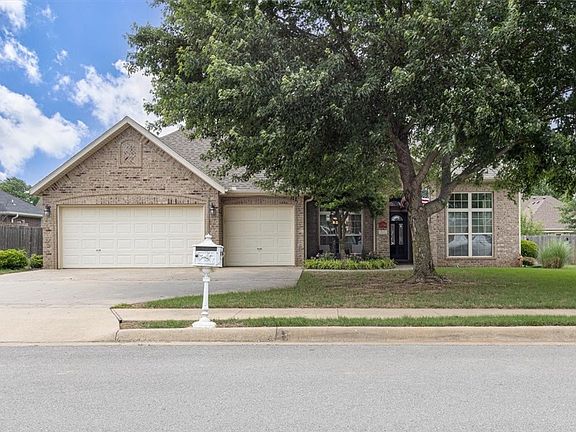 3rd image of 292 Briarhill Dr