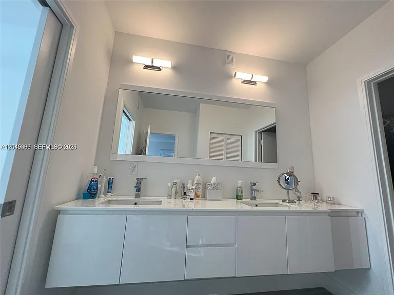1121 NE 23rd Ter #1121 — Photo 16