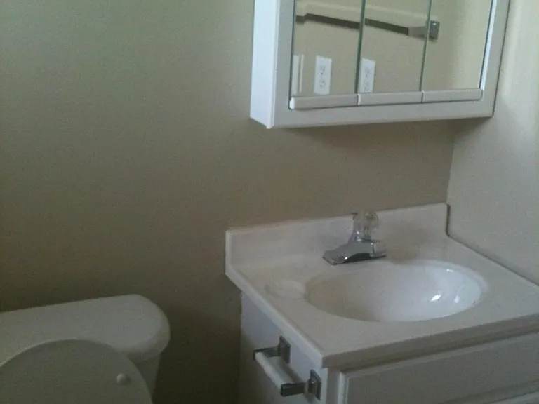 820 Clyde Ave — Photo 4