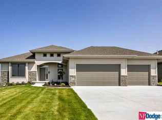 18664 California St, Elkhorn, NE 68022
