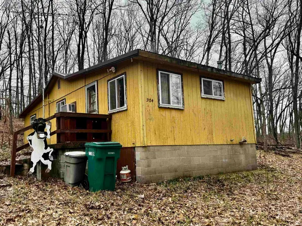 304 Burns Rd, Harrison, MI 48625