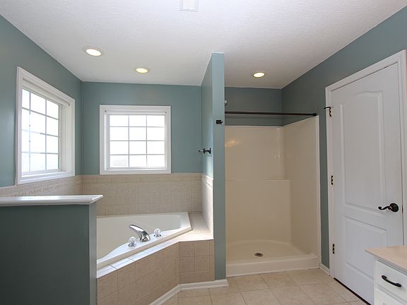 4th image of 1832 Darlington Dr