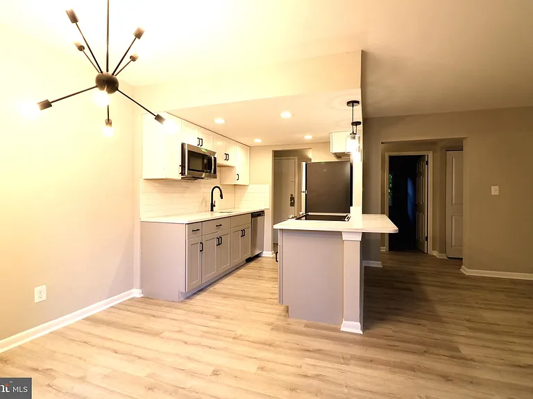 2249 Castle Rock Sq #11C — Photo 10