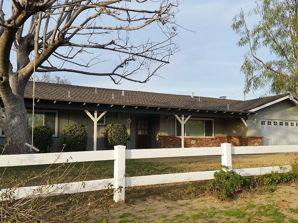 1st image of 747 River Dr