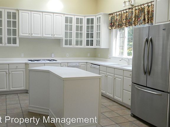 5th image of 5785 E Shoreline Dr