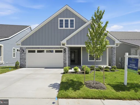 106 Rhododendron Ct, Lake Frederick, VA 22630