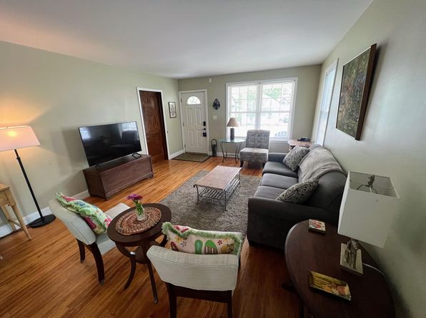 823 Lions Park Dr