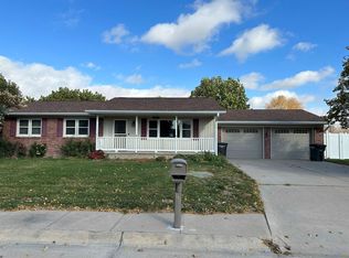 1622 Imperial Dr, Hastings, NE 68901