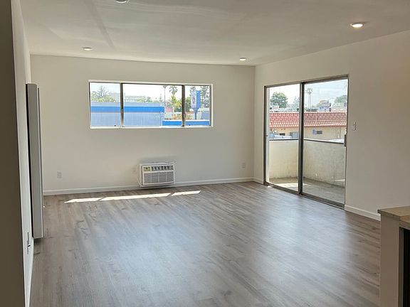 2nd image of 18521 Prairie St #218