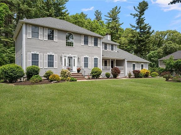 3rd image of 95 River Farm Dr