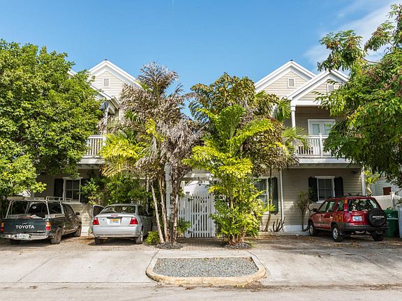 3rd image of 713 Emma St APT 4