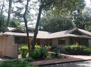 30 Oak Ct, Hilton Head Island, SC 29928