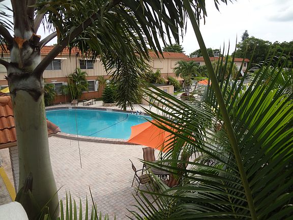 2nd image of 639 W. Oakland Park Blvd. #207-D