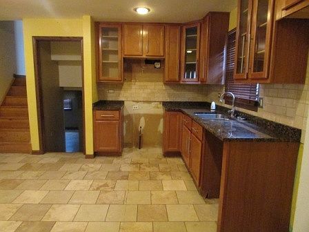4th image of 355 Saginaw Ave