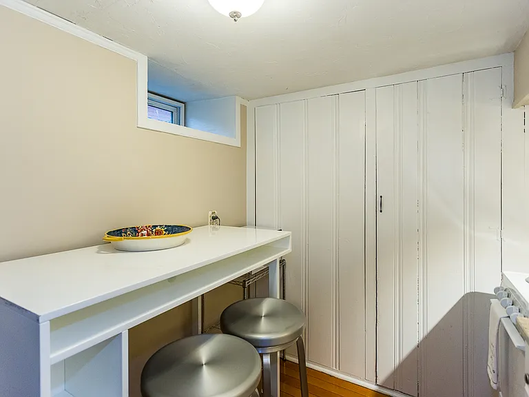6 King St #1 — Photo 16