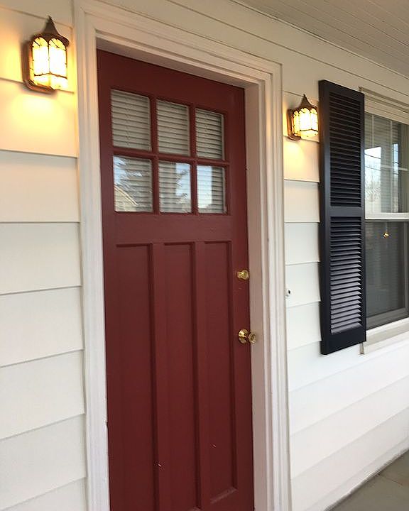 1st image of 1075 Waterman Ave