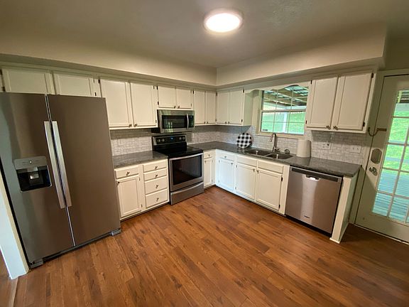 5th image of 4641 Baverton Dr