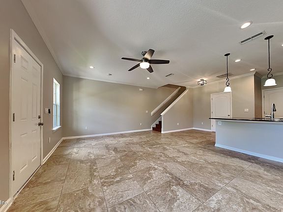 4th image of 528 SHERWOOD OAKS Drive