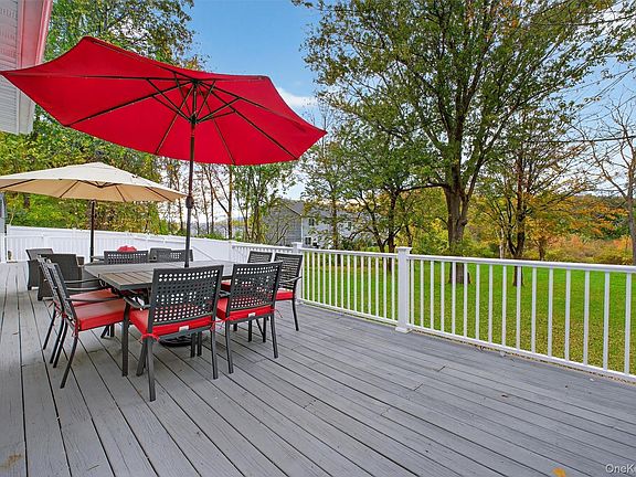 5th image of 333 Canoe Hill Road