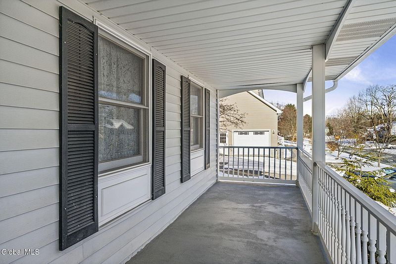 3rd image of 14 Redwood Drive