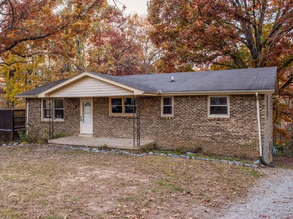 112 Scott Dr, Burns, TN 37055