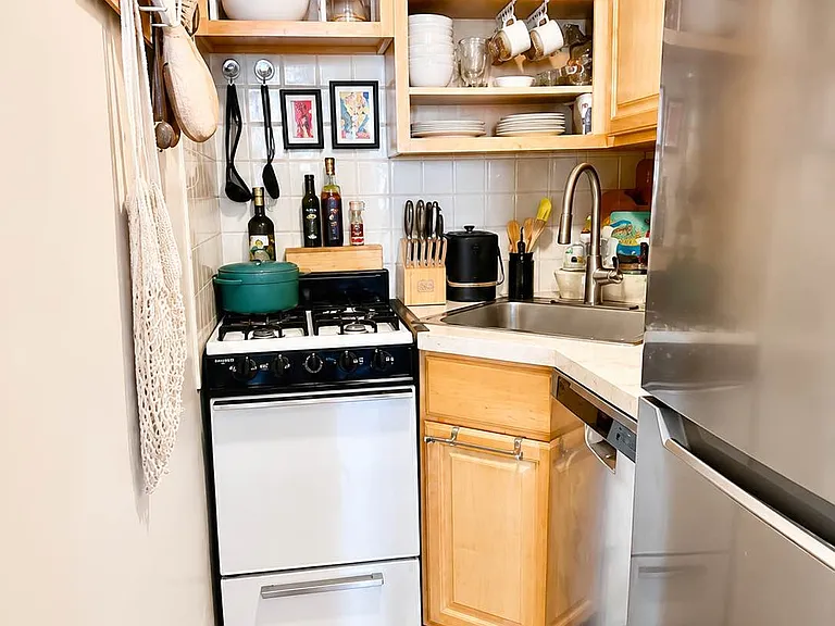 131 W 75th St #4B — Photo 7