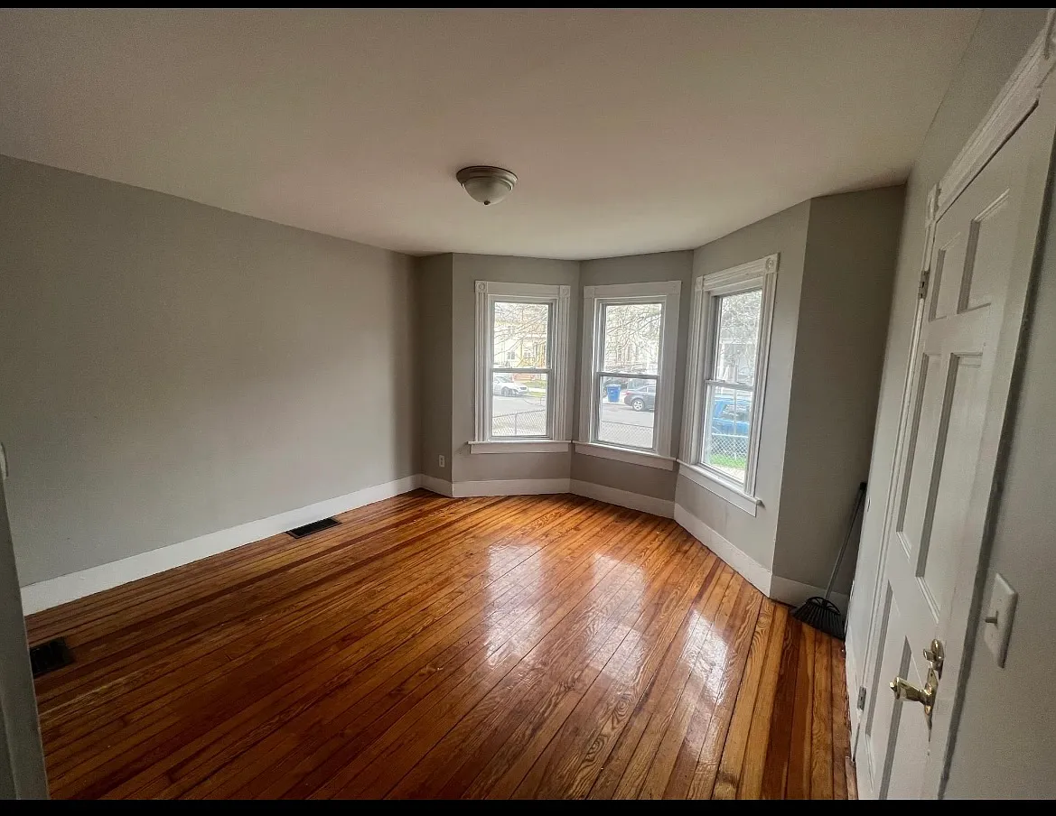 2 bed, $1,600 — Photo 3