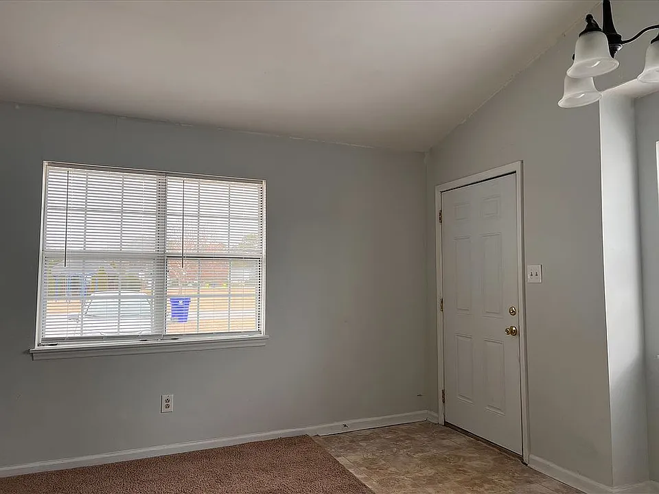 Side dining room