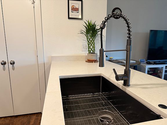4th image of 4108 Office Pkwy APT 303