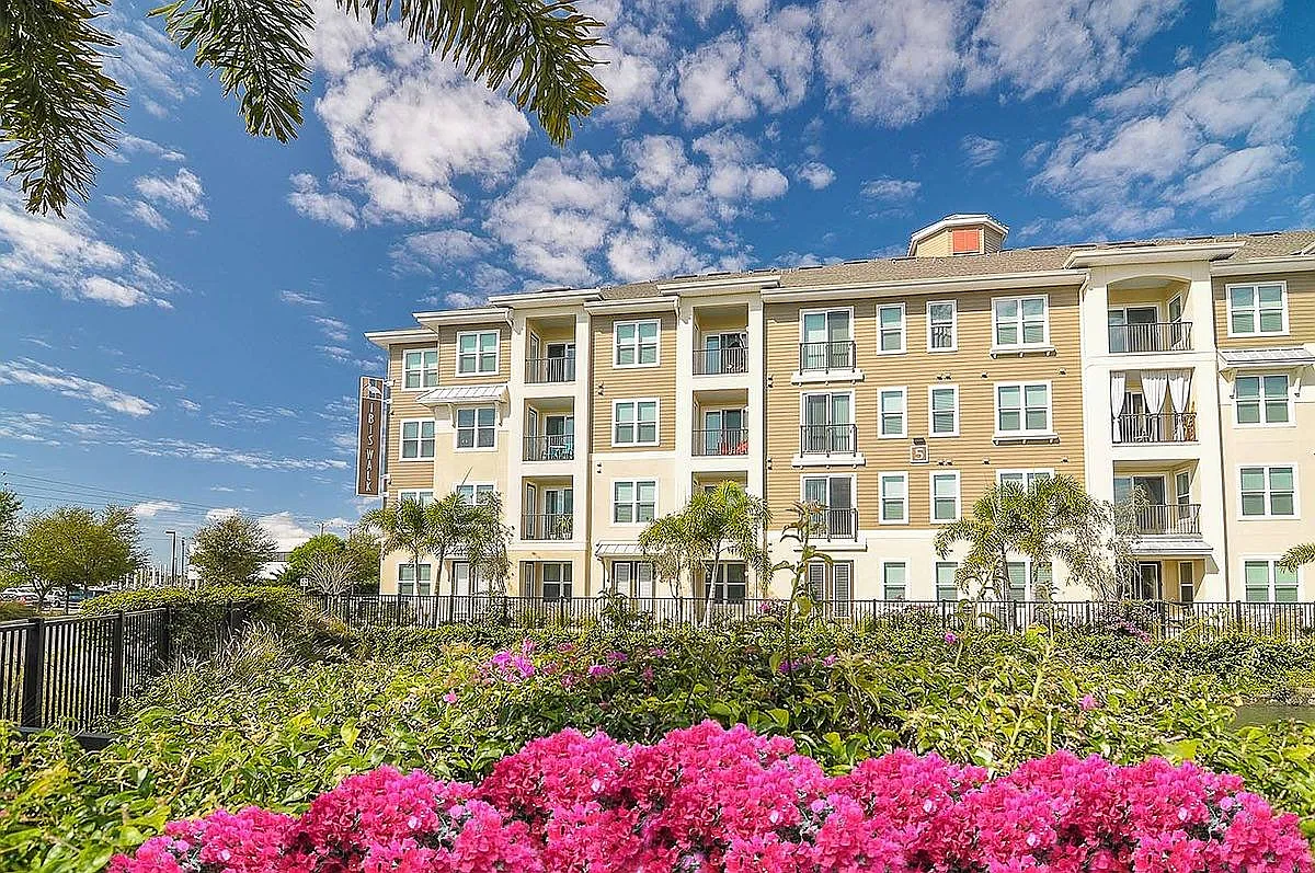 873 Ibis Walk Place N in Saint Petersburg, FL 33716 — Photo 2