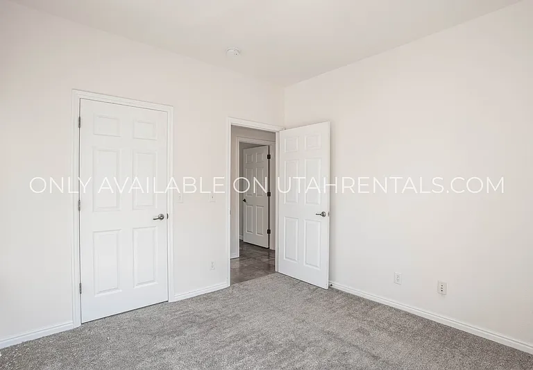 1052 Canyon Meadow Dr #3 — Photo 21