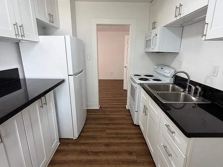 254 Denver St — Photo 8