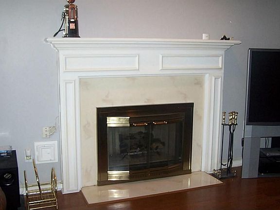 Fireplace w/Marble Surround*Gas Starter