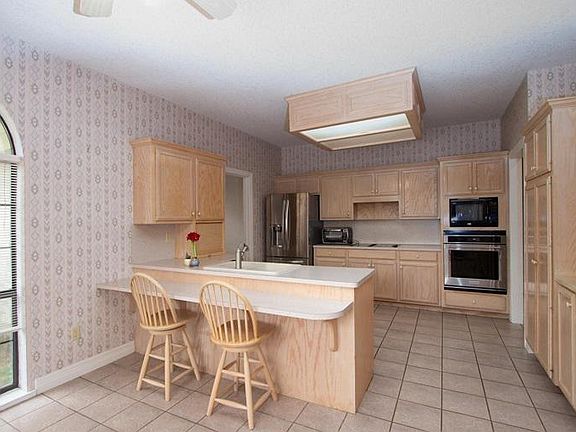 4th image of 1221 Bear Path Dr