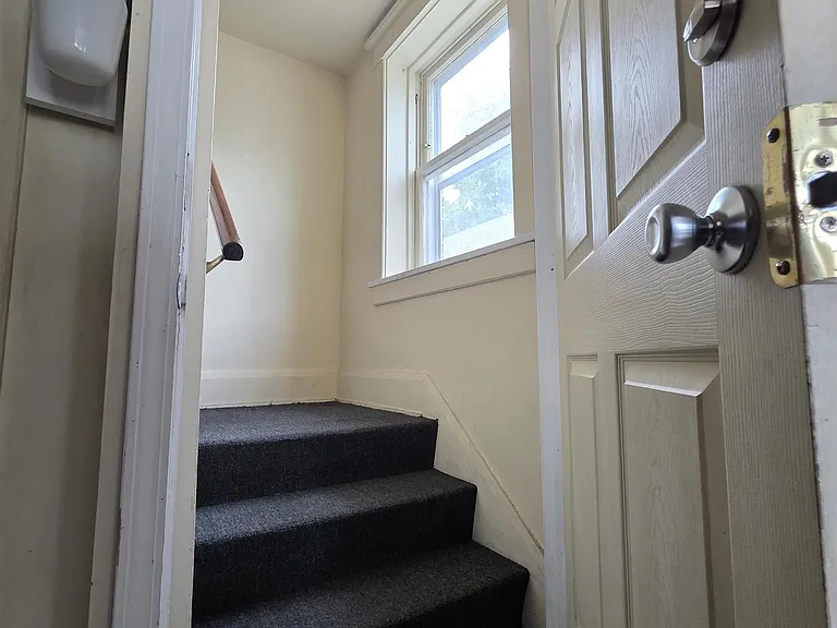 528 S 26th Ave #B — Photo 2