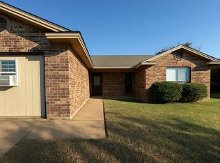 1410 W Torrey St, Granbury, TX 76048