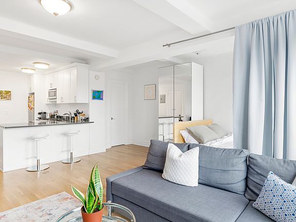 3rd image of 235 W 102nd St APT 16G