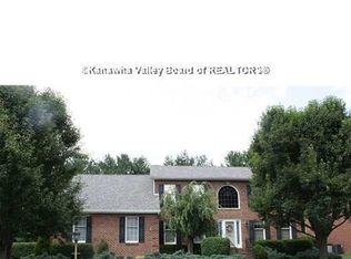 44 Williamsburg Way, Hurricane, WV 25526