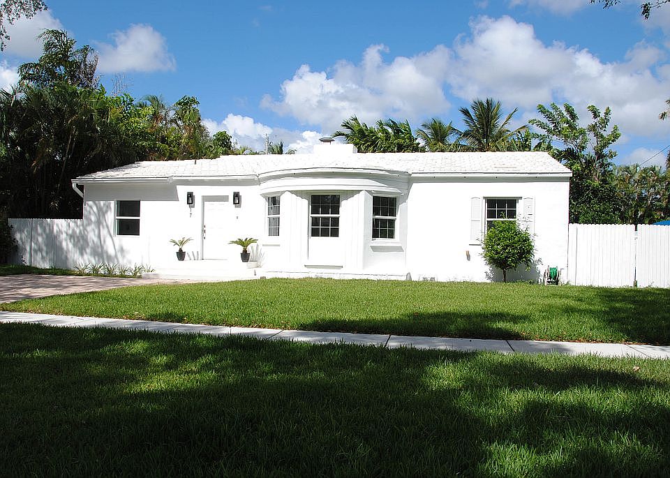 1st image of 17 NE 105th St