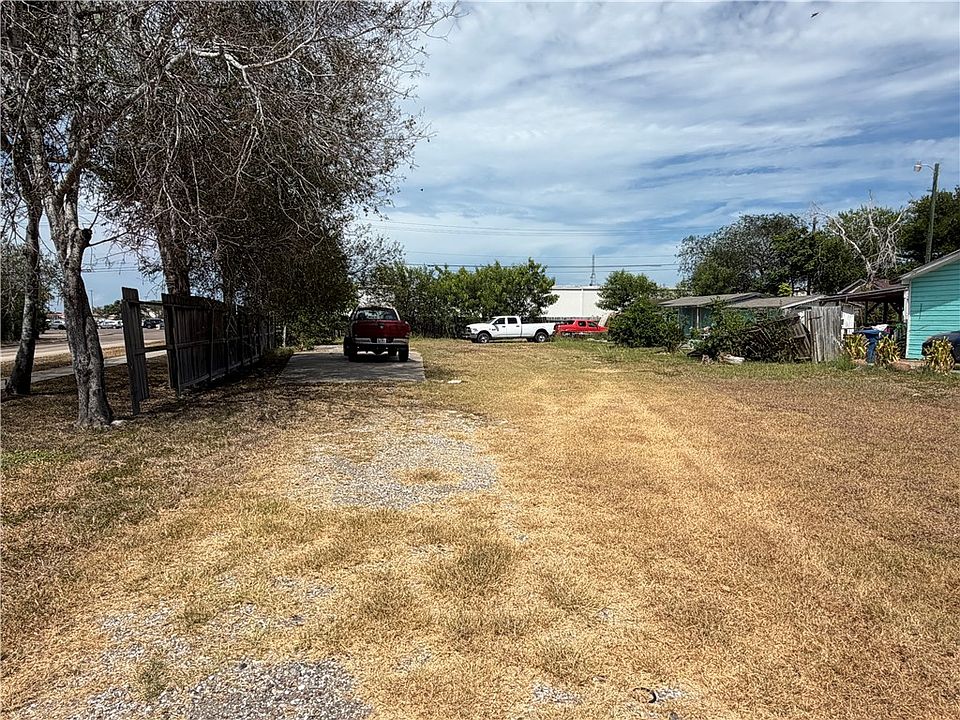 2nd image of 4914 Williams Dr