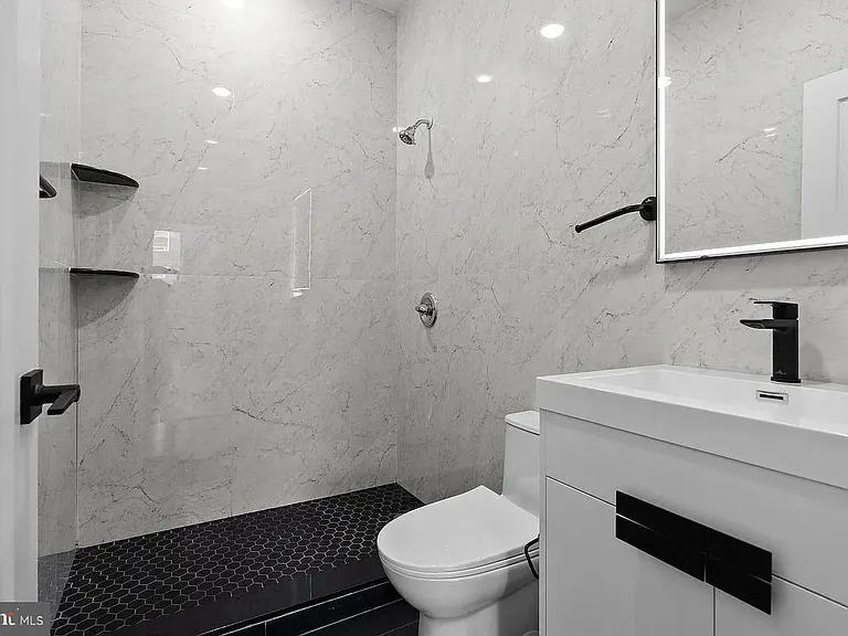 2146 N Front St #1 — Photo 10