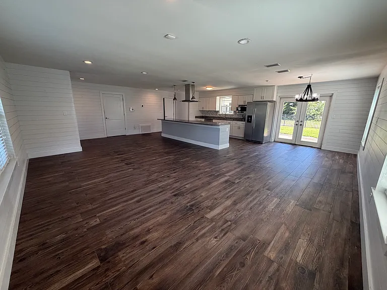 312 Yacht Club Dr NE — Photo 7